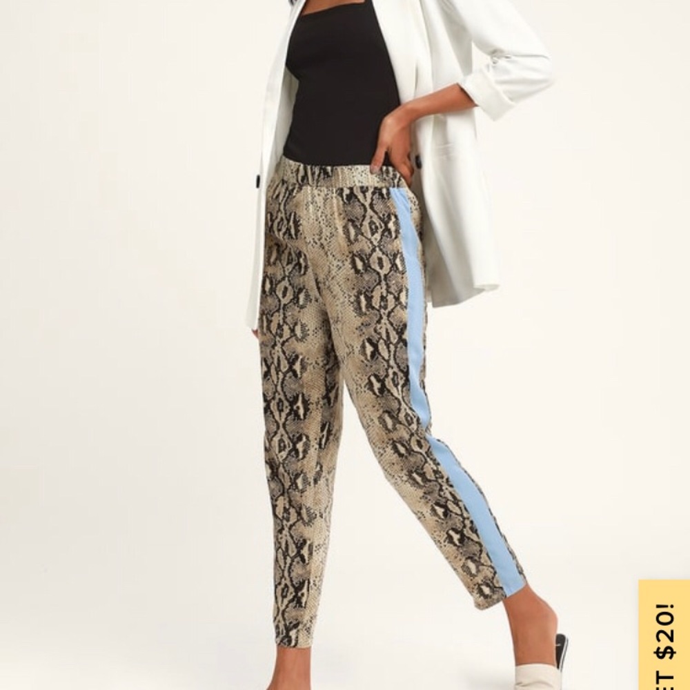 NWT Lulu’s Honey Punch Snakeskin Pant